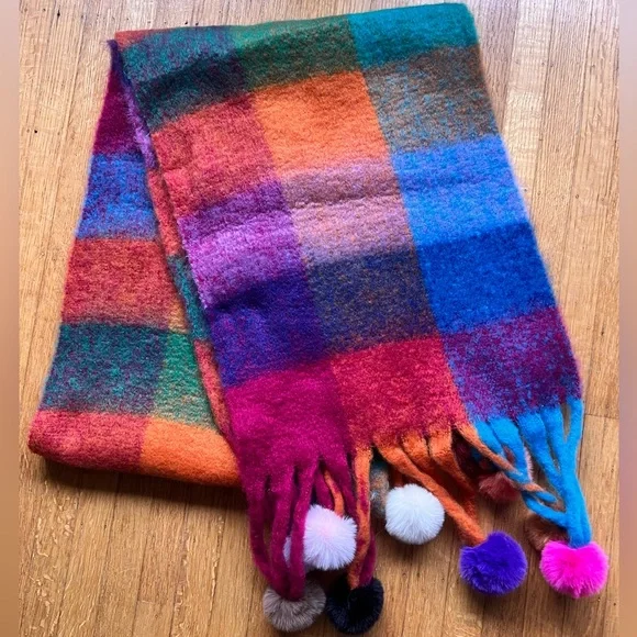 Checkered Scarf - Picture 1 of 2